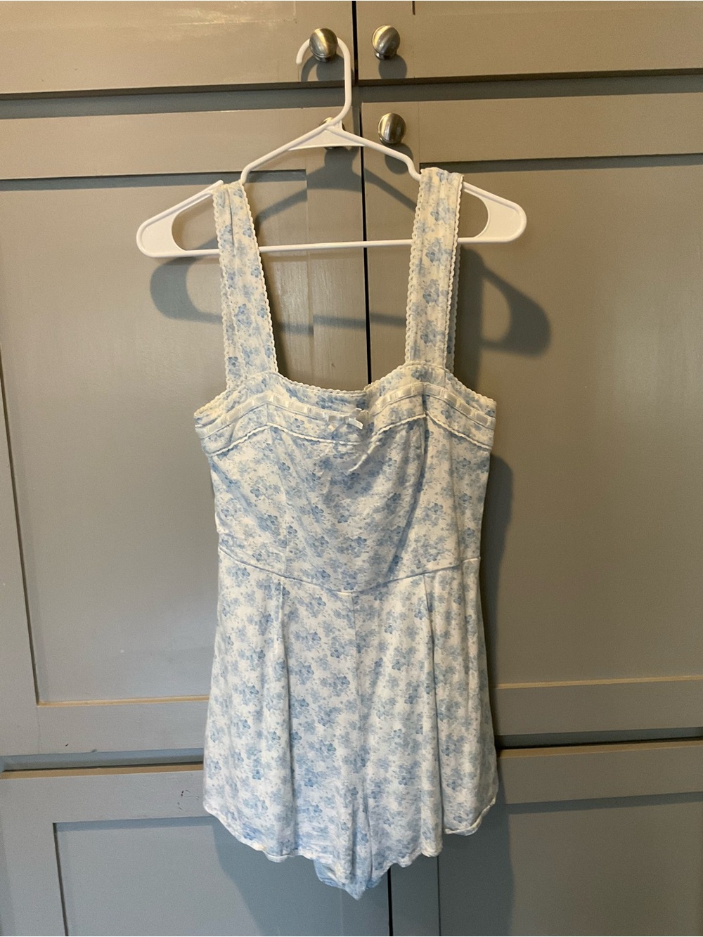 Altar'd State White &Blue Floral Lace-trim camisole Romper